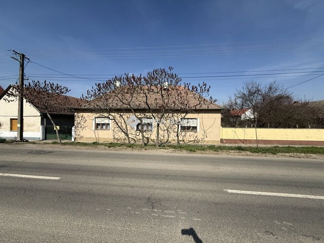 Eladó családi ház, Villányban 31.9 M Ft, 5 szobás