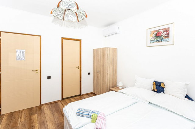 Eladó hotel, Abaligeten 139 M Ft, 8 szobás / költözzbe.hu