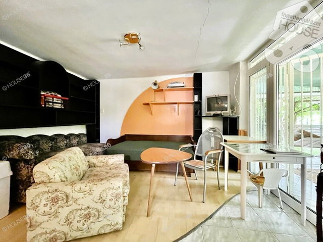 Eladó nyaraló, Lakitelken 23.9 M Ft, 2 szobás