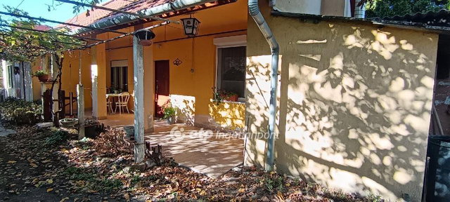 Eladó családi ház, Szigetszentmártonban 62.9 M Ft, 2 szobás