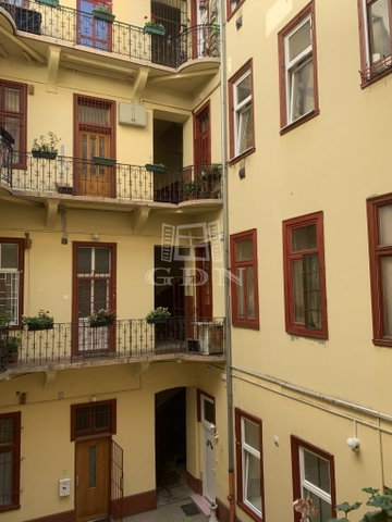 Kiadó téglalakás, albérlet, Budapesten, VI. kerületben