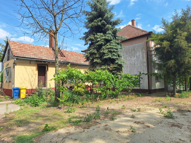 Eladó családi ház, Bakson 29.5 M Ft, 4 szobás