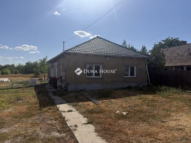 Eladó családi ház, Szentmártonkátán 34.9 M Ft, 3 szobás