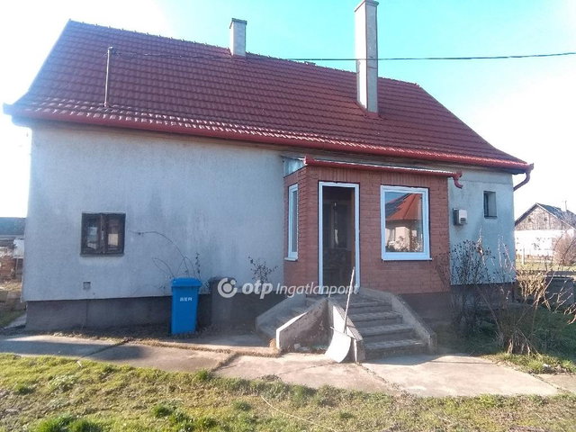 Eladó családi ház, Földesen 48 M Ft, 3 szobás