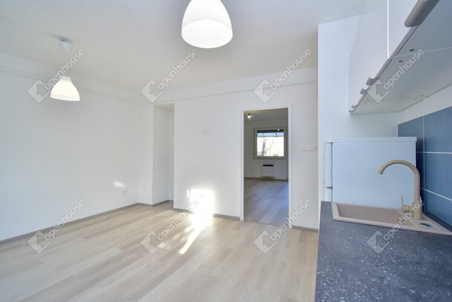 Eladó téglalakás, Szegeden 62 M Ft, 2 szobás