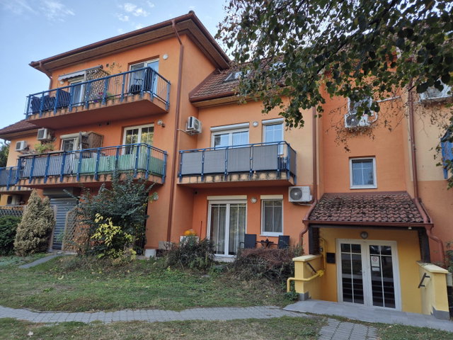 Eladó téglalakás, Budapesten, X. kerületben, Halas utcában