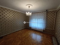 Eladó családi ház, Tatabányán 124.99 M Ft, 8 szobás