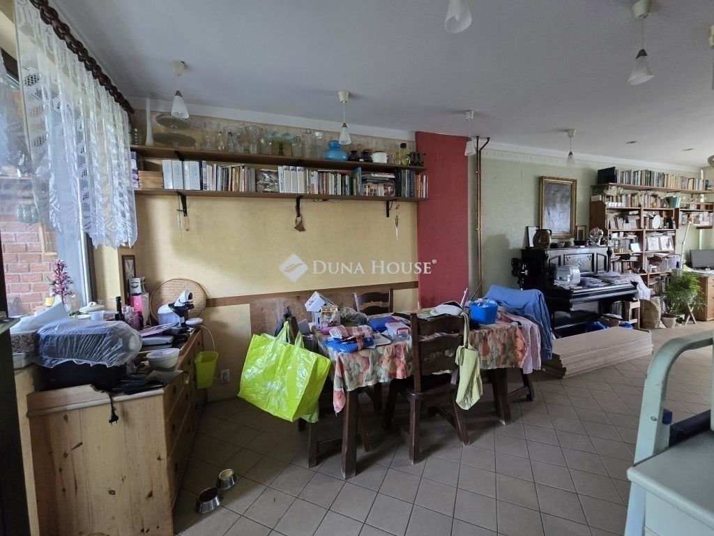 5 bed · 260m² · 109.900.000 ft