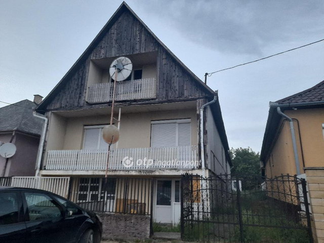Eladó családi ház, Ajakon 39.9 M Ft, 3 szobás