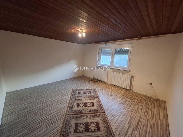 Eladó családi ház, Szegeden 165.9 M Ft, 6 szobás