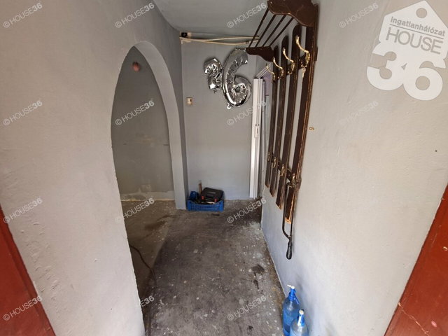 Eladó családi ház, Tiszaalpáron 13.2 M Ft, 2 szobás
