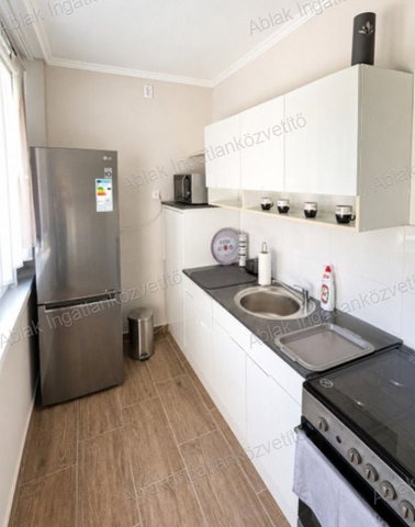 Eladó panellakás, Kecskeméten 39.99 M Ft, 2 szobás