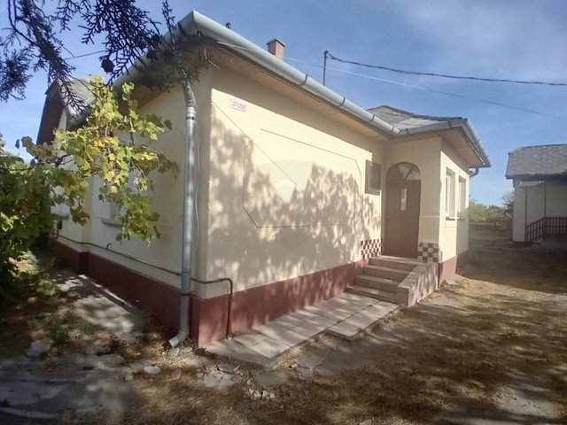 Eladó családi ház, Besenyőtelken 24.9 M Ft, 3 szobás