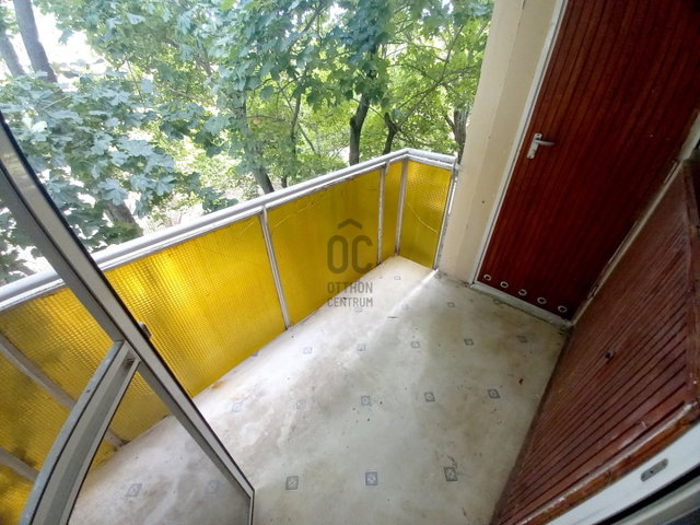 Eladó panellakás, Baján 34.9 M Ft, 2 szobás