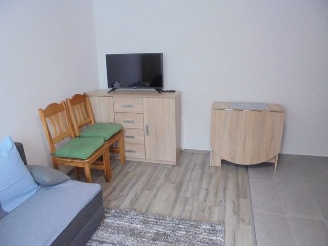 Kiadó téglalakás, albérlet, Pécsett, Koller utcában, 1 szobás