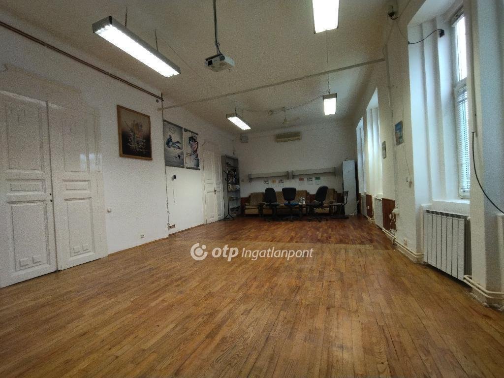 4 bed · 220m² · 83.900.000 ft