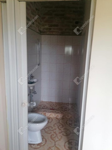 Eladó családi ház, Szegeden 8.5 M Ft, 1 szobás