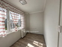 Eladó panellakás, Egerben 33 M Ft, 1+1 szobás