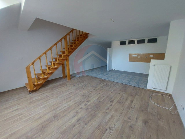 Eladó téglalakás, Sopronban 98.9 M Ft, 4 szobás