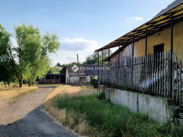 Eladó családi ház, Gyöngyösön, Karácsondi úton 55 M Ft