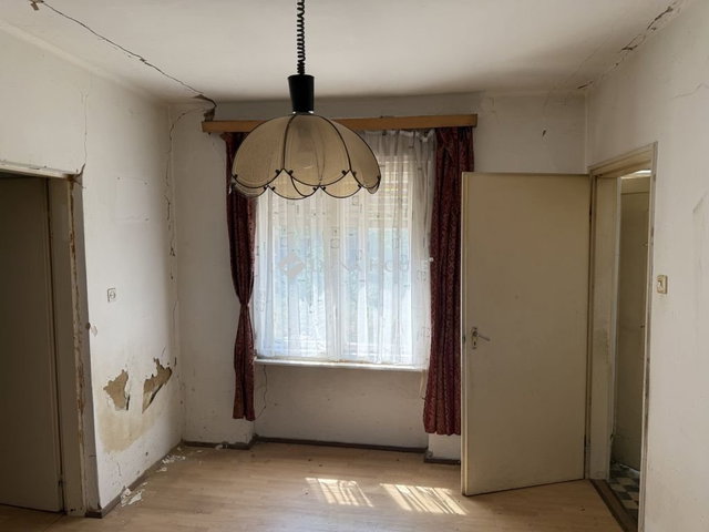 Eladó családi ház, Szombathelyen 88 M Ft, 2 szobás