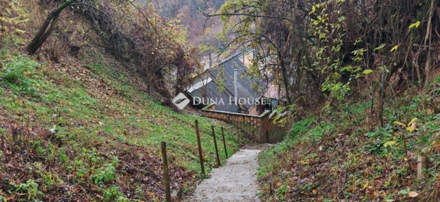 Eladó családi ház, Nagymaroson 99.9 M Ft, 3+1 szobás