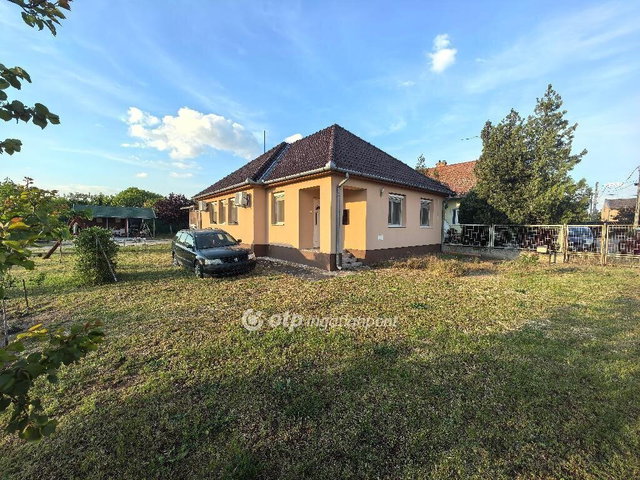 Eladó családi ház, Debrecenben 249 M Ft, 8 szobás