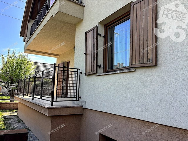 Eladó családi ház, Kiskunfélegyházán 95.5 M Ft, 5 szobás