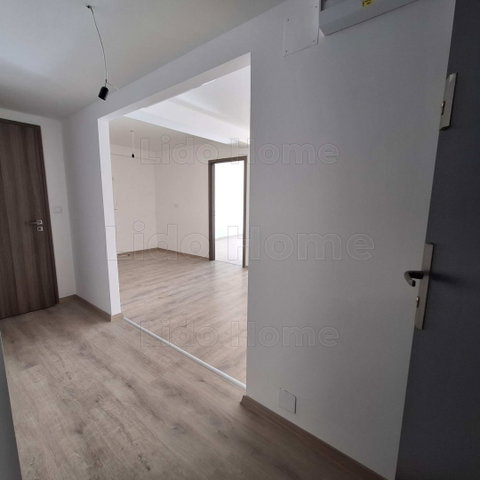Eladó téglalakás, Siófokon 102.4 M Ft, 2 szobás