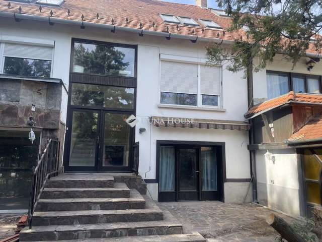 Eladó családi ház, Budapesten, III. kerületben, Remetehegyi úton
