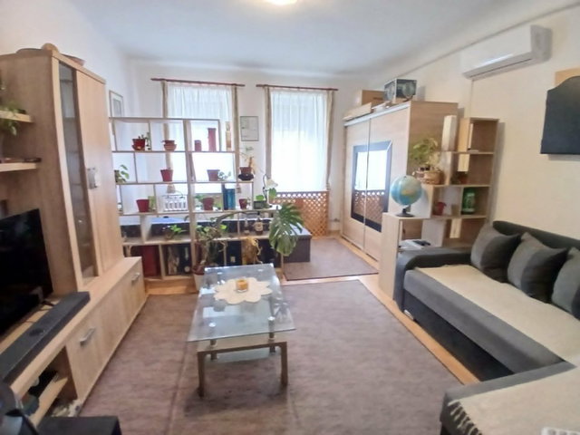 Eladó téglalakás, Debrecenben, Nyíl utcában 37.9 M Ft, 1 szobás