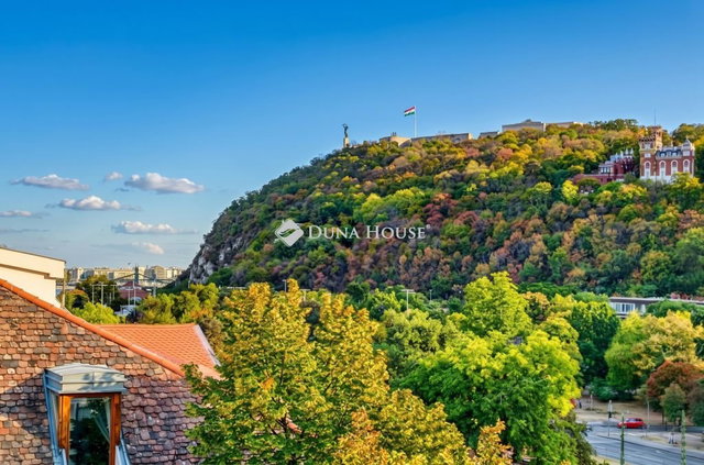 Eladó téglalakás, Budapesten, I. kerületben, Attila úton