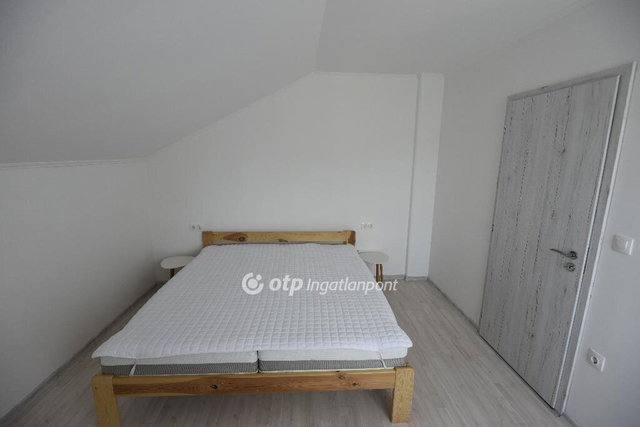 Eladó nyaraló, Fonyódon 88 M Ft, 2 szobás / költözzbe.hu
