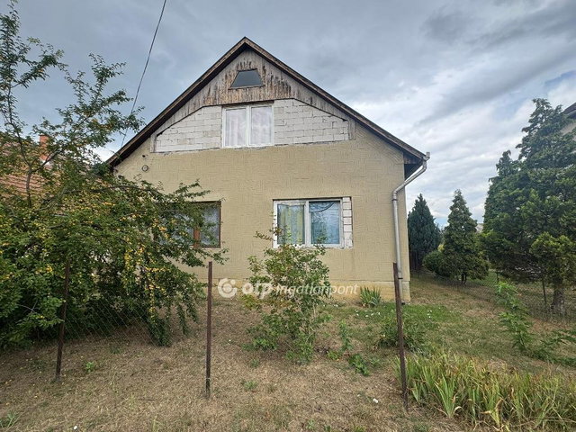 Eladó családi ház, Tiszafüreden 37 M Ft, 4 szobás