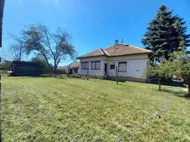 Eladó családi ház, Berekfürdőn, Arany János utcában 27.5 M Ft