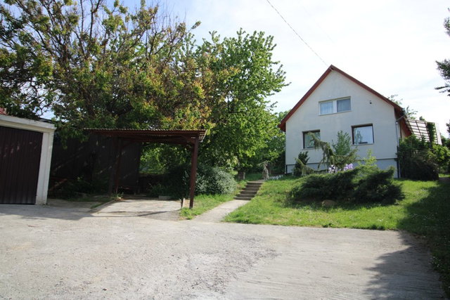 Eladó családi ház, Pécsett 87.9 M Ft, 1+4 szobás
