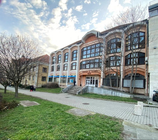 Eladó üzlethelyiség, Pécsett 250 M Ft, 8 szobás