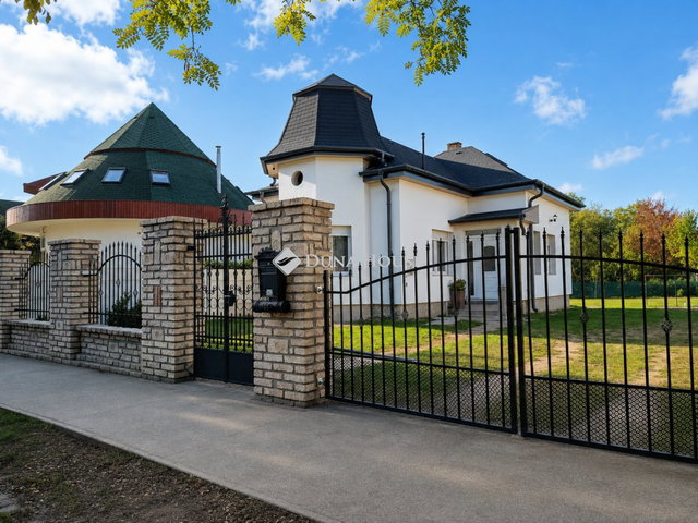Eladó családi ház, Budapesten, XVIII. kerületben 134.9 M Ft