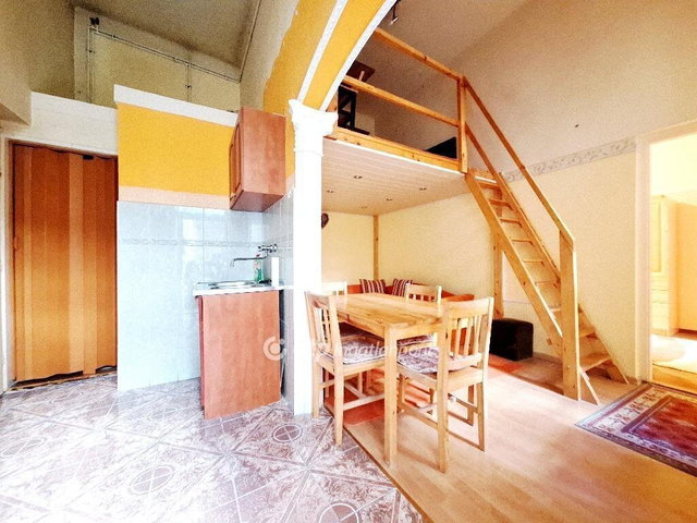 Eladó téglalakás, Budapesten, VI. kerületben 51 M Ft, 2 szobás