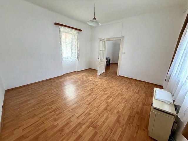Eladó téglalakás, Vácon 54.9 M Ft, 2 szobás