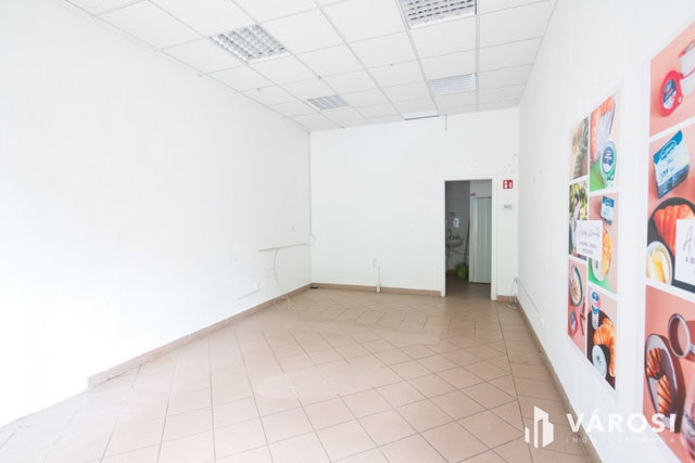 Kiadó üzlethelyiség, Békéscsabán 145 E Ft / hó
