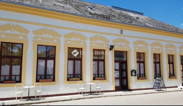 Eladó családi ház, Kővágóörsön 120 M Ft, 1 szobás