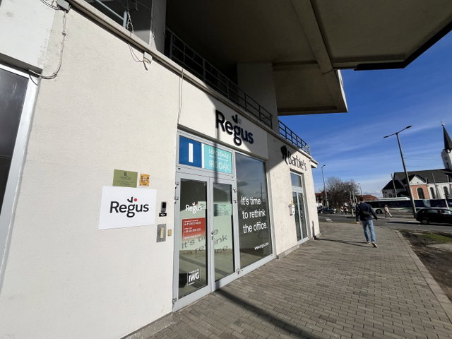 Kiadó iroda, Miskolcon, Arany János téren 70 E Ft / hó, 1 szobás