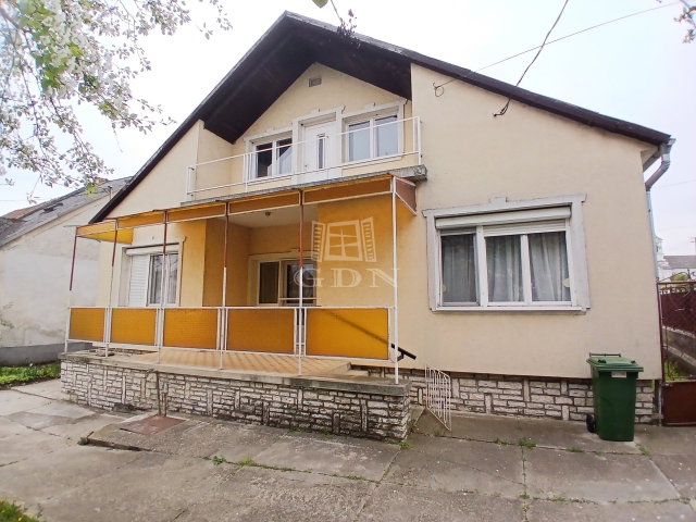 Eladó családi ház, Öskün 62 M Ft, 3+1 szobás