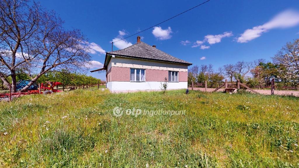2 bed · 74m² · 9.000.000 ft