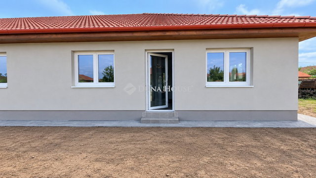 Eladó téglalakás, Kartalon 72.5 M Ft, 4 szobás