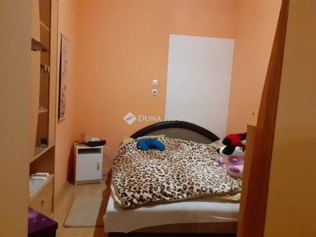 Eladó családi ház, Tamásiban 95 M Ft, 6+1 szobás