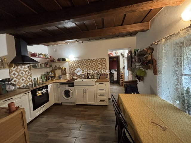 Eladó családi ház, Gyűrűsön 32.8 M Ft, 2 szobás