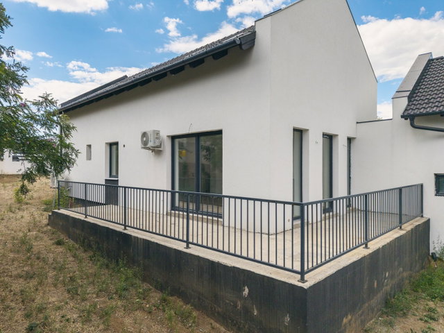 Eladó ikerház, Őrbottyánban 109.9 M Ft, 5 szobás