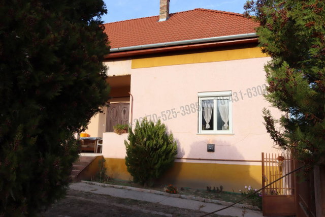 Eladó családi ház, Ceglédbercelen 49.99 M Ft, 4 szobás